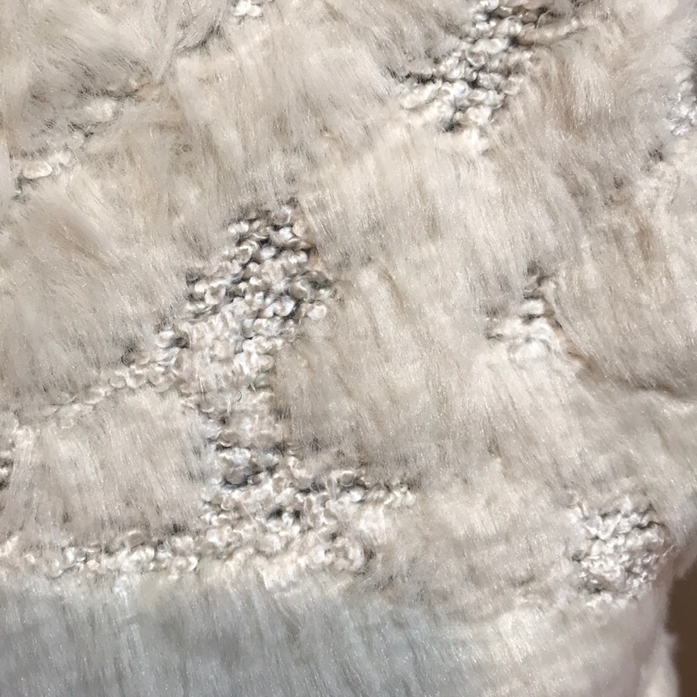 Vest - Picture 2 of 4